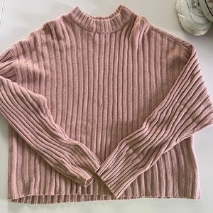 American Eagle sweater, only worn twice. Women's size medium.